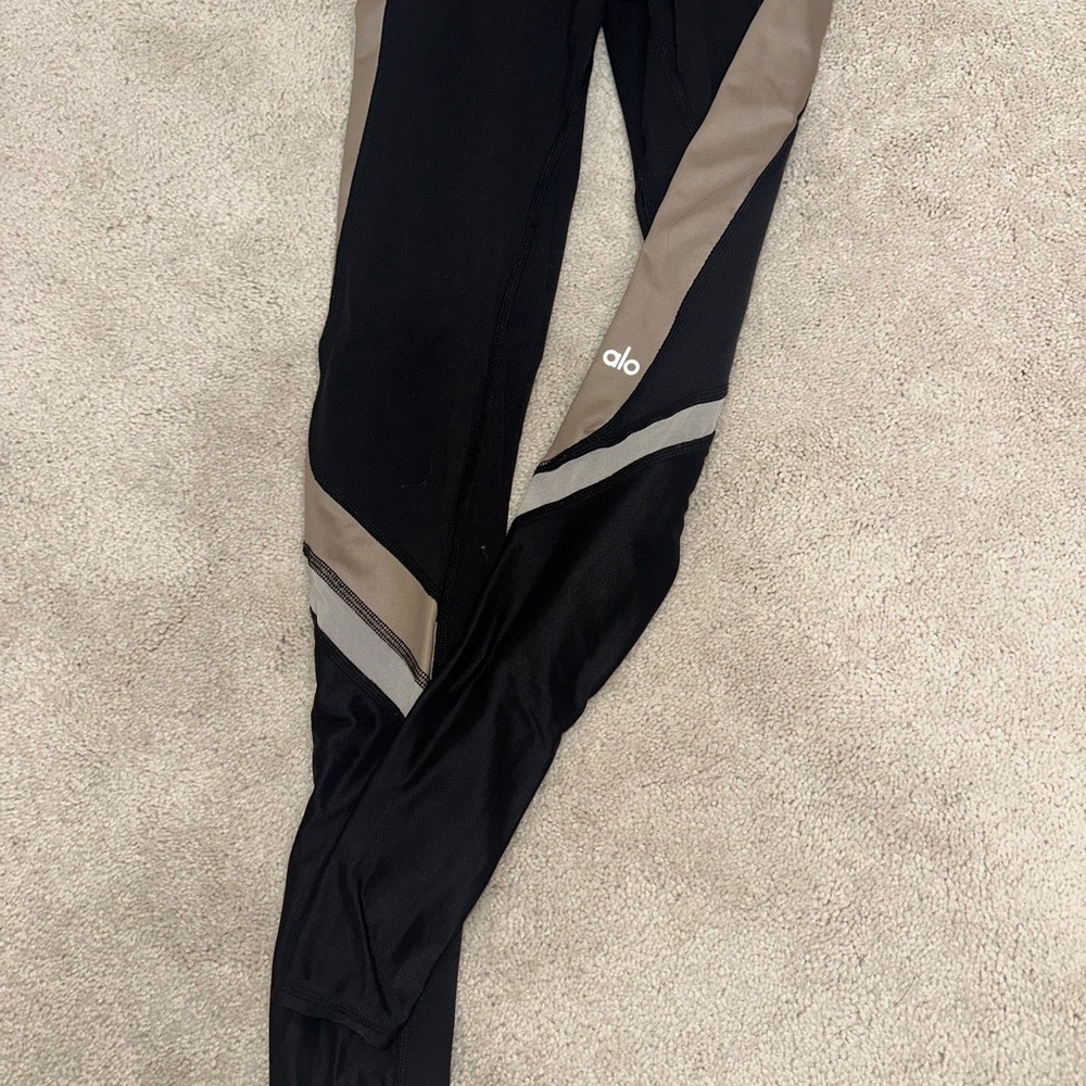 ALO LEGGINGS - Picture 2 of 2